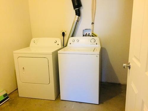 4864 Emerald Avenue, Canal Flats, BC - Indoor Photo Showing Laundry Room