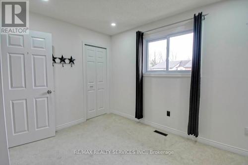 28 - 308 Conway Drive, London, ON - Indoor Photo Showing Other Room