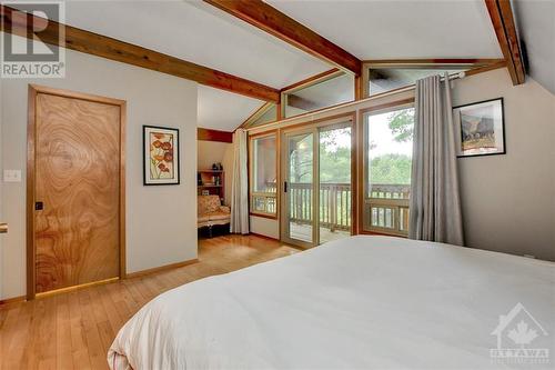 2589 Calabogie Road, Calabogie, ON - Indoor Photo Showing Bedroom