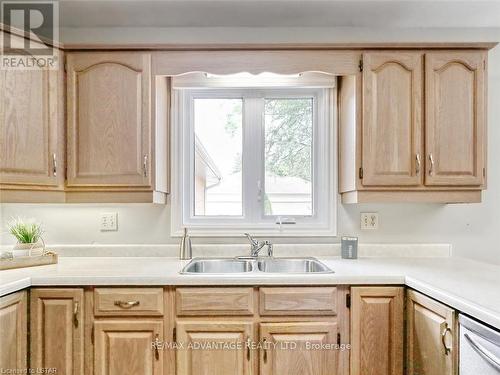 24 - 5 Cadeau Terrace, London, ON - Indoor Photo Showing Kitchen With Double Sink