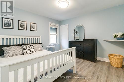 8 Durham Street, London, ON - Indoor Photo Showing Bedroom