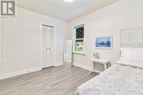 8 Durham Street, London, ON - Indoor Photo Showing Bedroom