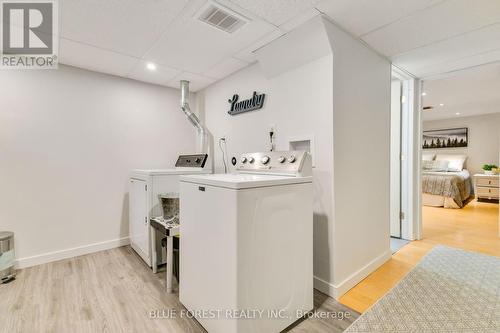 8 Durham Street, London, ON - Indoor Photo Showing Laundry Room