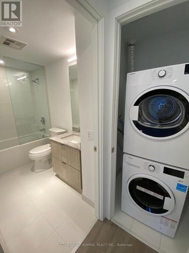 3605 - 395 Bloor St Street E, Toronto, ON - Indoor Photo Showing Laundry Room