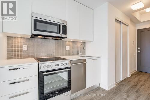 2508 - 42 Charles Street E, Toronto, ON - Indoor Photo Showing Kitchen With Upgraded Kitchen