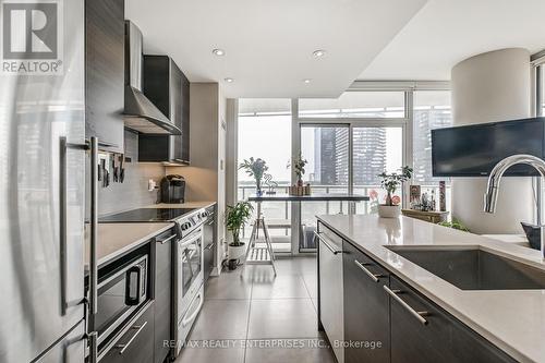 1413 - 1 Market Street, Toronto (Waterfront Communities), ON - Indoor Photo Showing Kitchen With Upgraded Kitchen