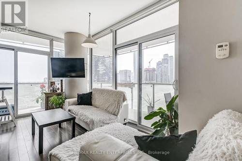 1413 - 1 Market Street, Toronto (Waterfront Communities), ON - Indoor Photo Showing Living Room