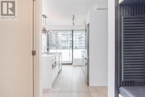 2207 - 11 Charlotte Street, Toronto, ON - Indoor