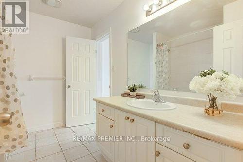 13 - 468 Doon South Drive, Kitchener, ON - Indoor Photo Showing Bathroom