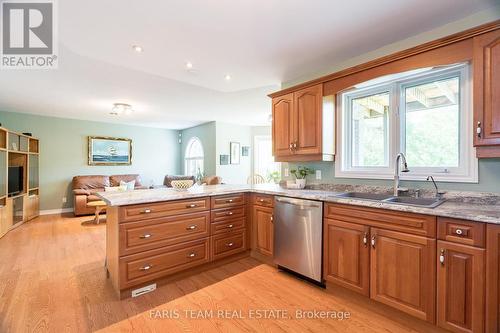 2320 7Th Line, Innisfil, ON - Indoor Photo Showing Kitchen With Double Sink