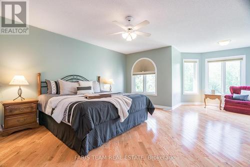 2320 7Th Line, Innisfil, ON - Indoor Photo Showing Bedroom