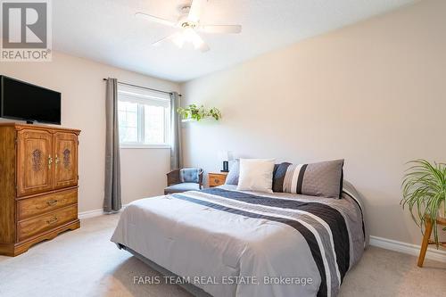 2320 7Th Line, Innisfil, ON - Indoor Photo Showing Bedroom