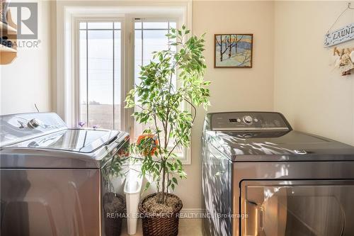 69 Periwinkle Drive, Hamilton, ON - Indoor Photo Showing Laundry Room