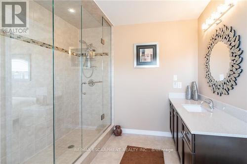 69 Periwinkle Drive, Hamilton, ON - Indoor Photo Showing Bathroom