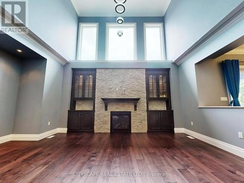 300 Deerfoot Trail, Waterloo, ON - Indoor Photo Showing Other Room With Fireplace