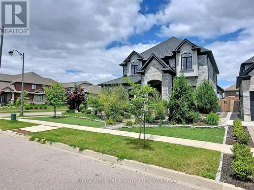 300 Deerfoot Trail, Waterloo, ON - Outdoor