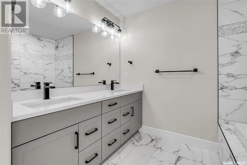 322 Dagnone Crescent, Saskatoon, SK - Indoor Photo Showing Bathroom