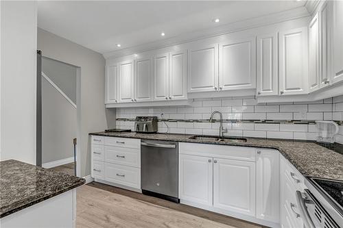 25 Redbury Street|Unit #26, Hamilton, ON - Indoor Photo Showing Kitchen With Double Sink With Upgraded Kitchen