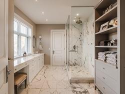 Ensuite bathroom - 