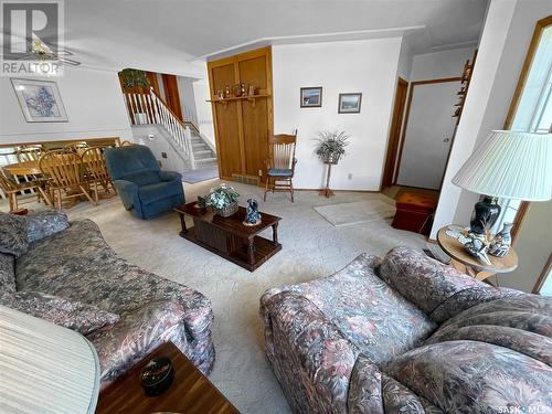 538 Reid Crescent, Swift Current, SK - Indoor Photo Showing Living Room