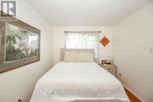 1031 - 1504 Pilgrims Way, Oakville, ON - Indoor Photo Showing Bedroom