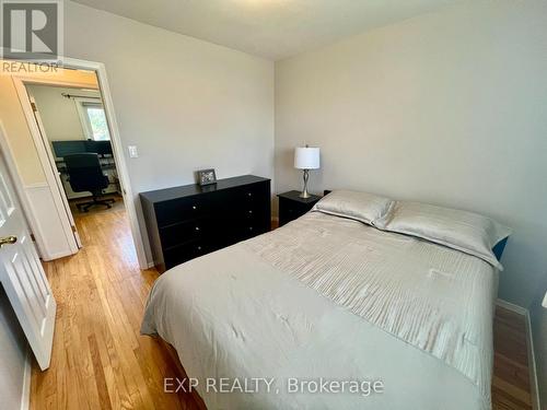 30 Welbeck Drive, Brampton, ON - Indoor Photo Showing Bedroom