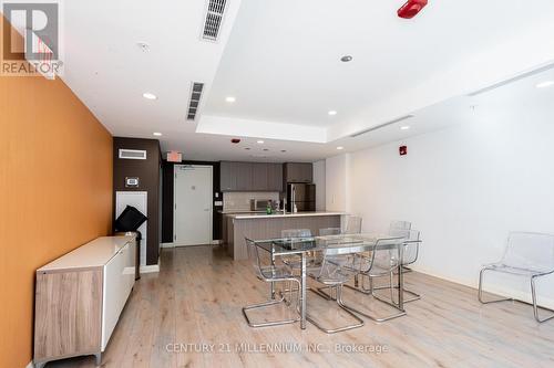 821 - 15 James Finlay Way, Toronto, ON - Indoor Photo Showing Dining Room