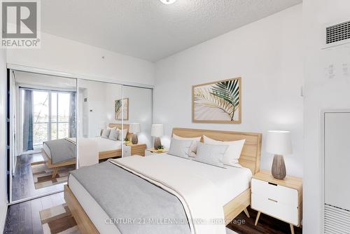 821 - 15 James Finlay Way, Toronto (Downsview-Roding-Cfb), ON - Indoor Photo Showing Bedroom