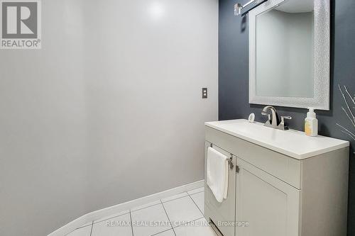 68 Riviera Ridge, Hamilton, ON - Indoor Photo Showing Bathroom