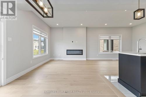 3869 Auckland Avenue, London, ON - Indoor With Fireplace