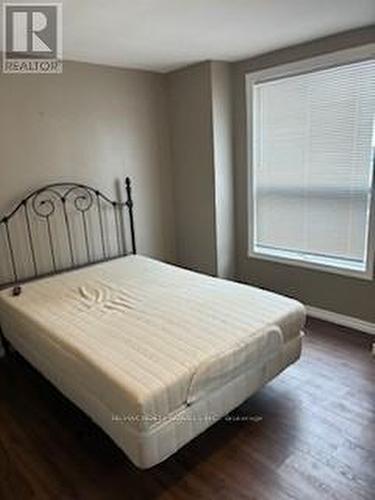 14 Clinton Street, Hamilton, ON - Indoor Photo Showing Bedroom