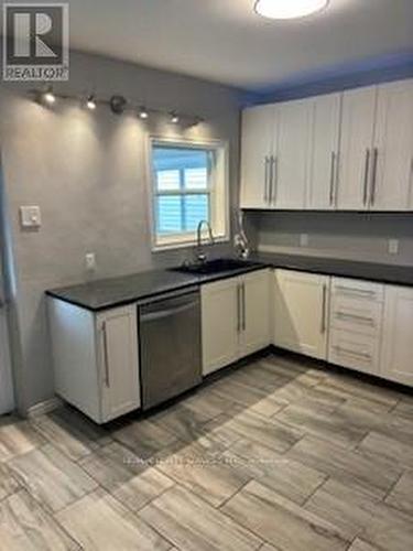 14 Clinton Street, Hamilton (North End), ON - Indoor Photo Showing Kitchen