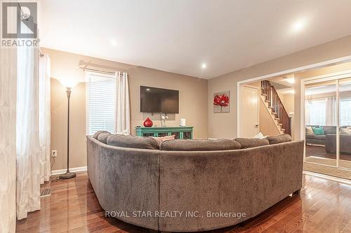 23 Owl Street, Cambridge, ON - Indoor Photo Showing Living Room