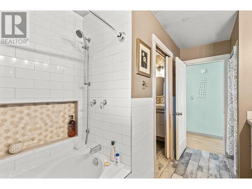 3381 Mcmurchie Road, West Kelowna, BC - Indoor Photo Showing Bathroom