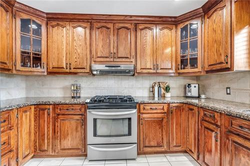 7689 Mount Carmel Boulevard, Niagara Falls, ON - Indoor Photo Showing Kitchen
