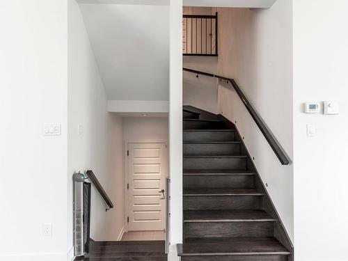 Escalier - 7925 Rue De Lausanne, Brossard, QC - Indoor Photo Showing Other Room