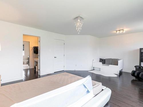Master bedroom - 7925 Rue De Lausanne, Brossard, QC - Indoor Photo Showing Bedroom