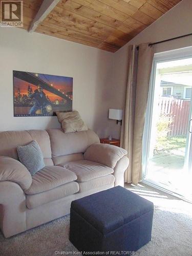 163 Patteson Avenue, Chatham, ON - Indoor Photo Showing Living Room