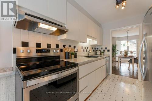 2 Farina Mill Way, Toronto, ON - Indoor Photo Showing Kitchen