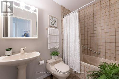 2 Farina Mill Way, Toronto, ON - Indoor Photo Showing Bathroom