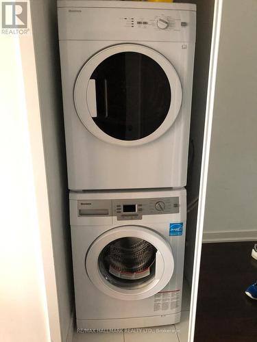 5008 - 12 York Street, Toronto, ON - Indoor Photo Showing Laundry Room
