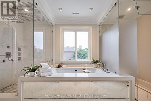 75 Lorraine Drive, Toronto, ON - Indoor Photo Showing Bathroom