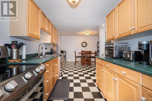 43 Algonquin Street, Deep River, ON - Indoor Photo Showing Kitchen