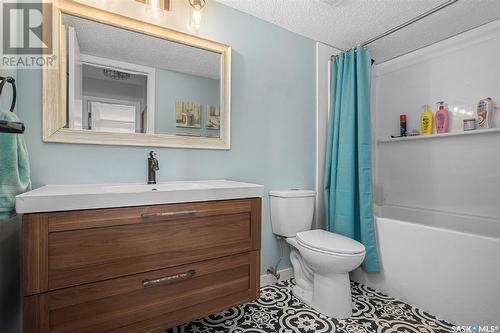 #103 315 Kingsmere Boulevard, Saskatoon, SK - Indoor Photo Showing Bathroom