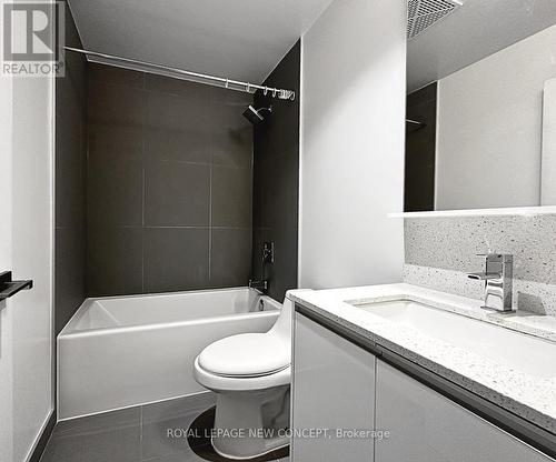 828 - 20 Minowan Miikan Lane E, Toronto, ON - Indoor Photo Showing Bathroom