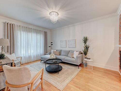 Salon - 199 Av. De Deauville, Candiac, QC - Indoor Photo Showing Living Room