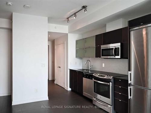 2713-170 Fort York Blvd, Toronto, ON - Indoor Photo Showing Kitchen