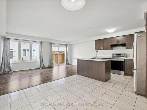 8779 Sourgum Ave, Niagara Falls, ON - Indoor Photo Showing Kitchen