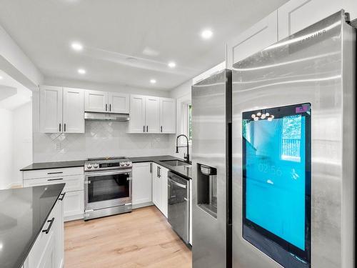 3348 Powell Road, Kamloops, BC - Indoor Photo Showing Kitchen With Upgraded Kitchen