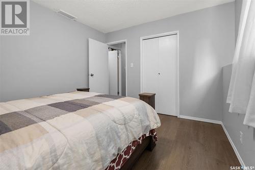 3747 Fairlight Drive, Saskatoon, SK - Indoor Photo Showing Bedroom